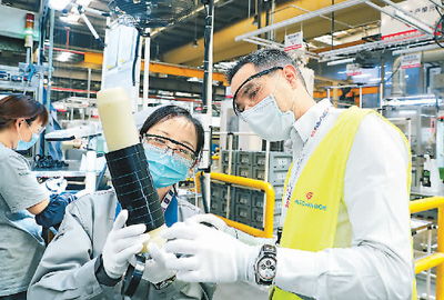 穩(wěn)經(jīng)濟(jì)政策紅包再加力 一手抓防疫，一手促發(fā)展