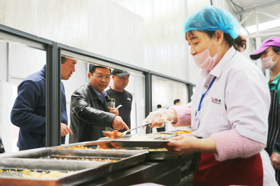 市教育局機關黨員走進亳州工業學校開展主題黨員活動日走基層活動