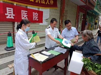 丹鳳縣衛健局積極開展食品安全法規宣傳與營養咨詢服務